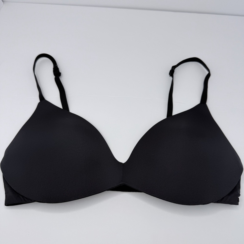 SKIMS Black Seamless Wireless T‎ Shirt Bra 34C Lightly Lined Molded Cups